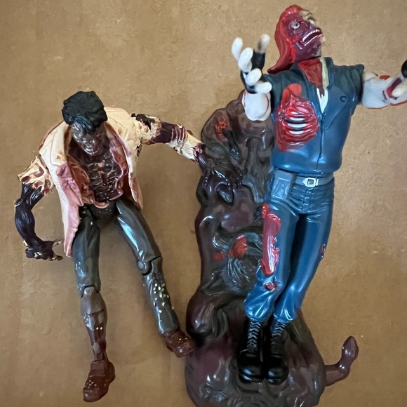 Resident Evil Lab Coat Zombie & Forest Speyer
Action Figures 1998 Toy Biz Capcom - Picture 4 of 6